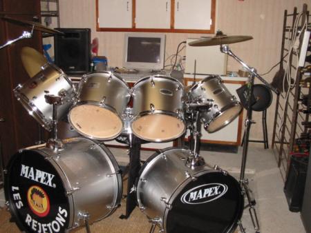 yeahh news drum